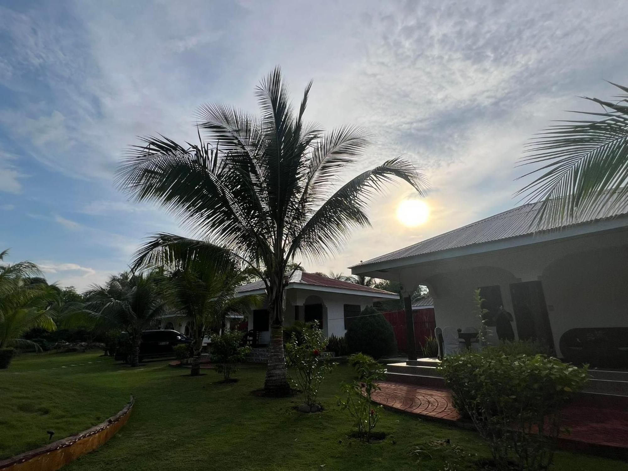 E&N Paradise Island Resort Siquijor Exterior foto